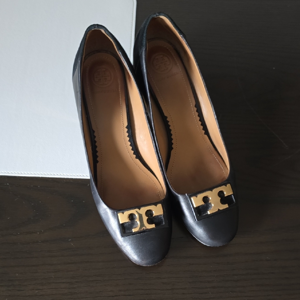 Tory Burch Black Leather Heels with Gold Accent